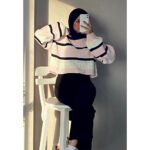 Oversized Winter Striped Cropped Pullover - Image 3