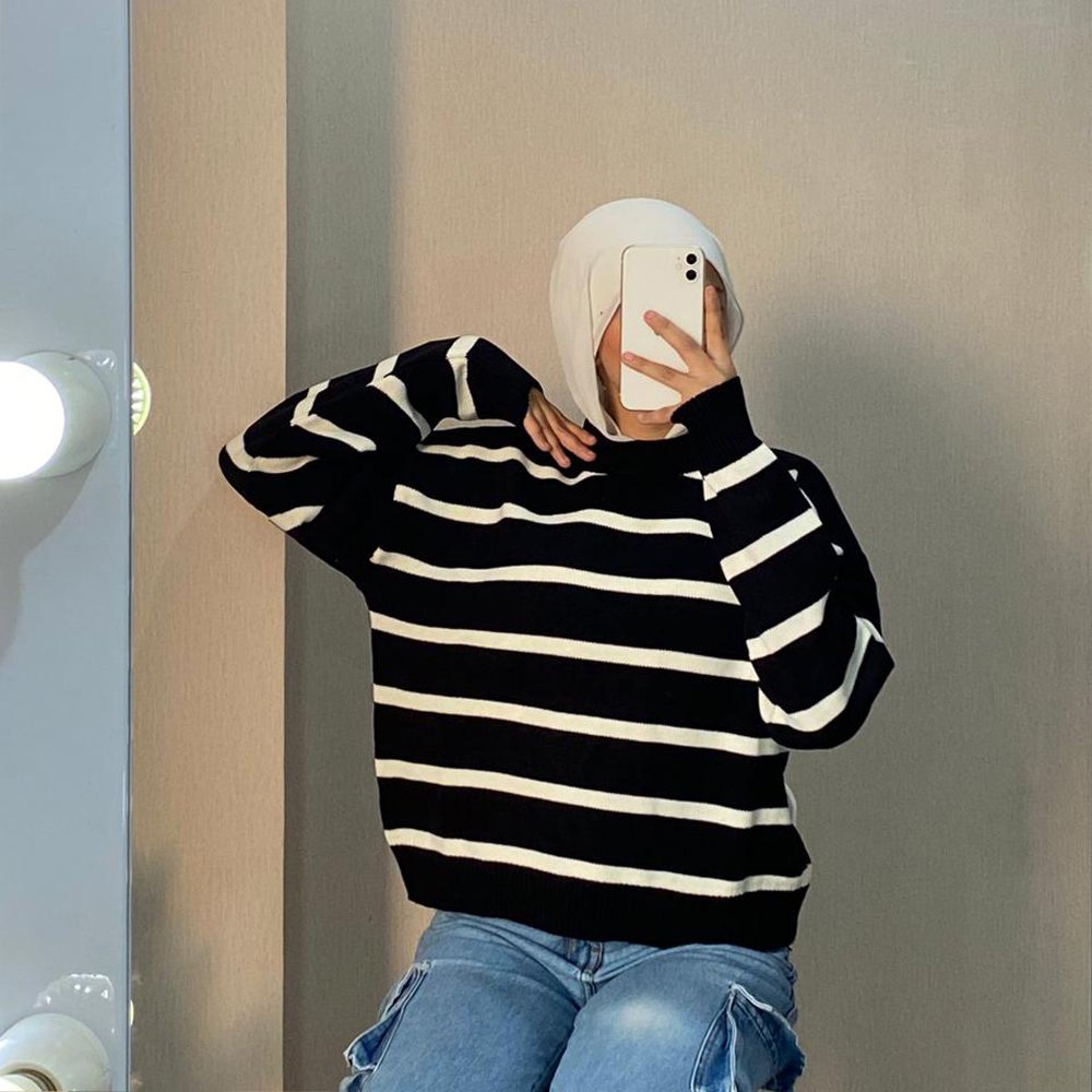 IMG-20231124-WA0025 Oversized Striped Cropped Pullover In 3 Colors - Image 1